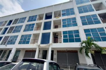 Pusat Perdagangan Intania