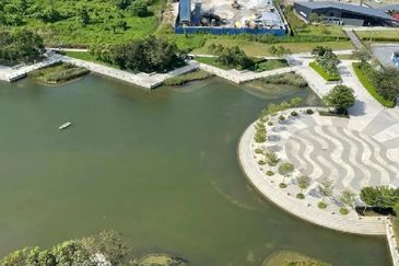 Gravit8 @ Klang South