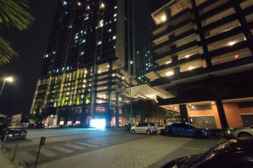 Gravit8 @ Klang South