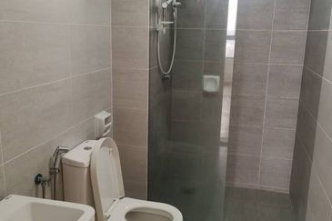 Gravit8 @ Klang South