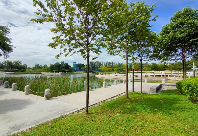 Gravit8 @ Klang South