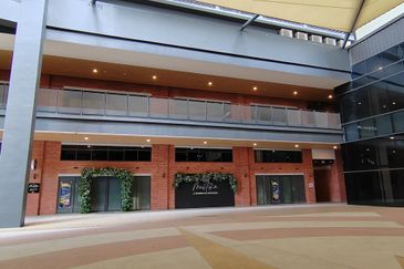 Gravit8 @ Klang South