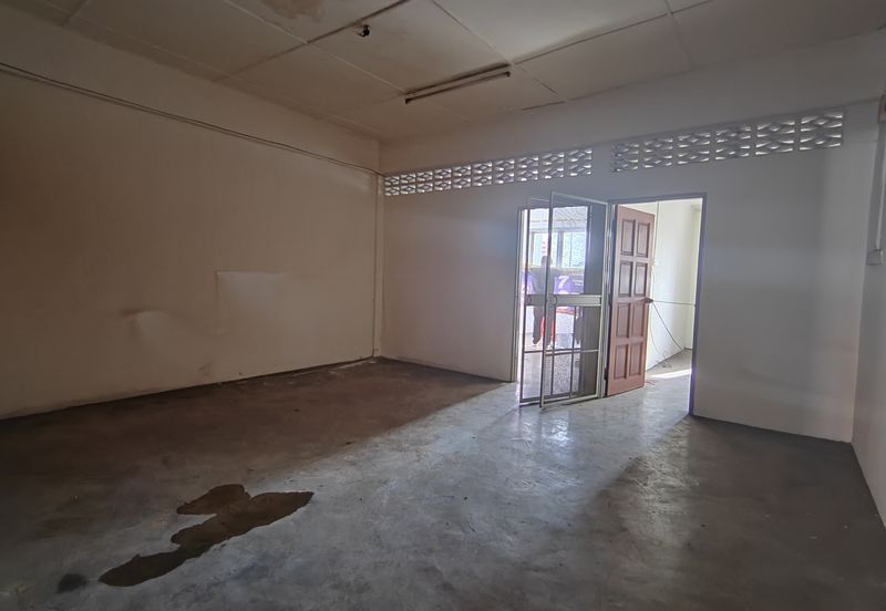 Teluk Pulai Commercial Center