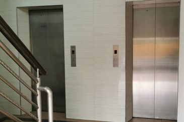 D' Kebun Commercial Centre Jln Desa Putera 