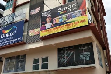 D' Kebun Commercial Centre Jln Desa Putera 