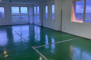 D' Kebun Commercial Centre Jln Desa Putera 