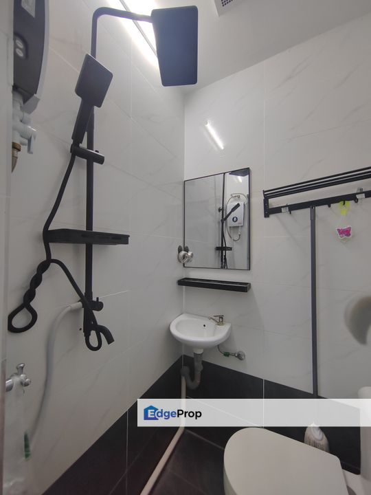 Female Room with Private bathroom for Rent, Selangor, Klang