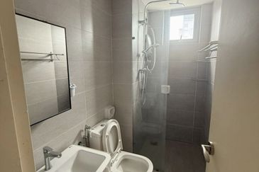 Gravit8 @ Klang South