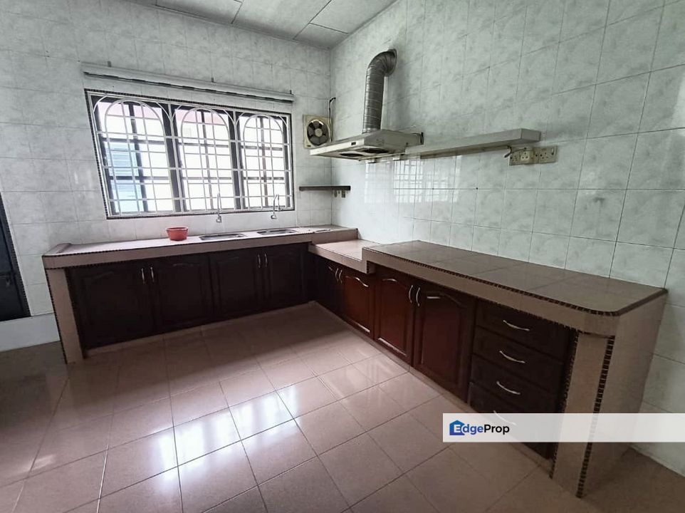 Taman Bayu Perdana Klang end lot house for Sale, Selangor, Klang