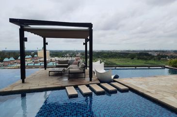 Gravit8 @ Klang South