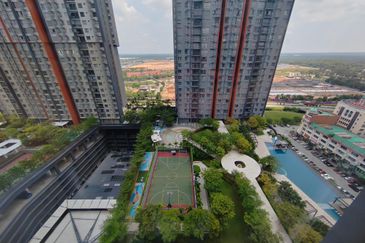 Gravit8 @ Klang South