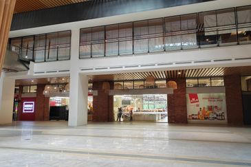 Gravit8 @ Klang South