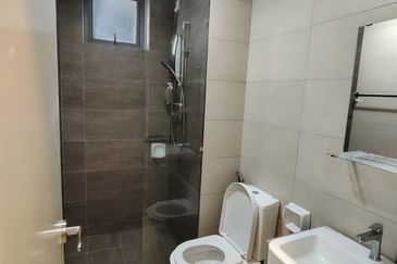 Gravit8 @ Klang South