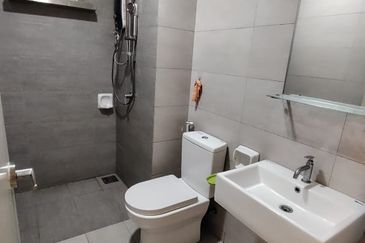 Gravit8 @ Klang South