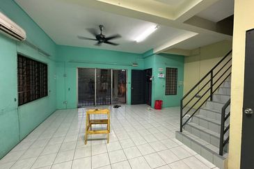 Pulau Indah ( Pulau Lumut )