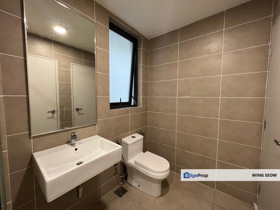 D'sara Service residence / condominium for sale Block Sa2 mid floor Sg buloh Jalan welfare Pool view , Selangor, Sungai Buloh