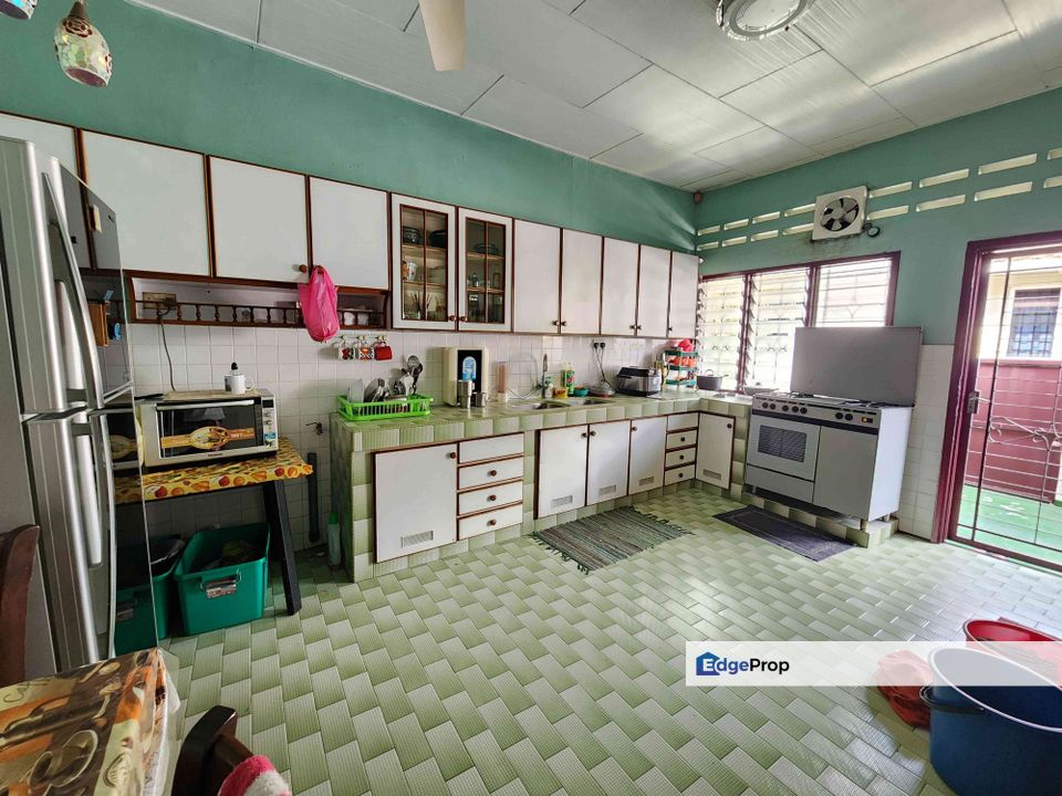 Kepong Taman Bukit Maluri For Sale 1 Storey End Lot 2700sqft Land, Kuala Lumpur, Kepong