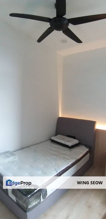 Block E fully furnished low floor 2 carparks Kepong the henge Condo for rent Ready move in Viewing available metropolitan lake, Kuala Lumpur, Kepong