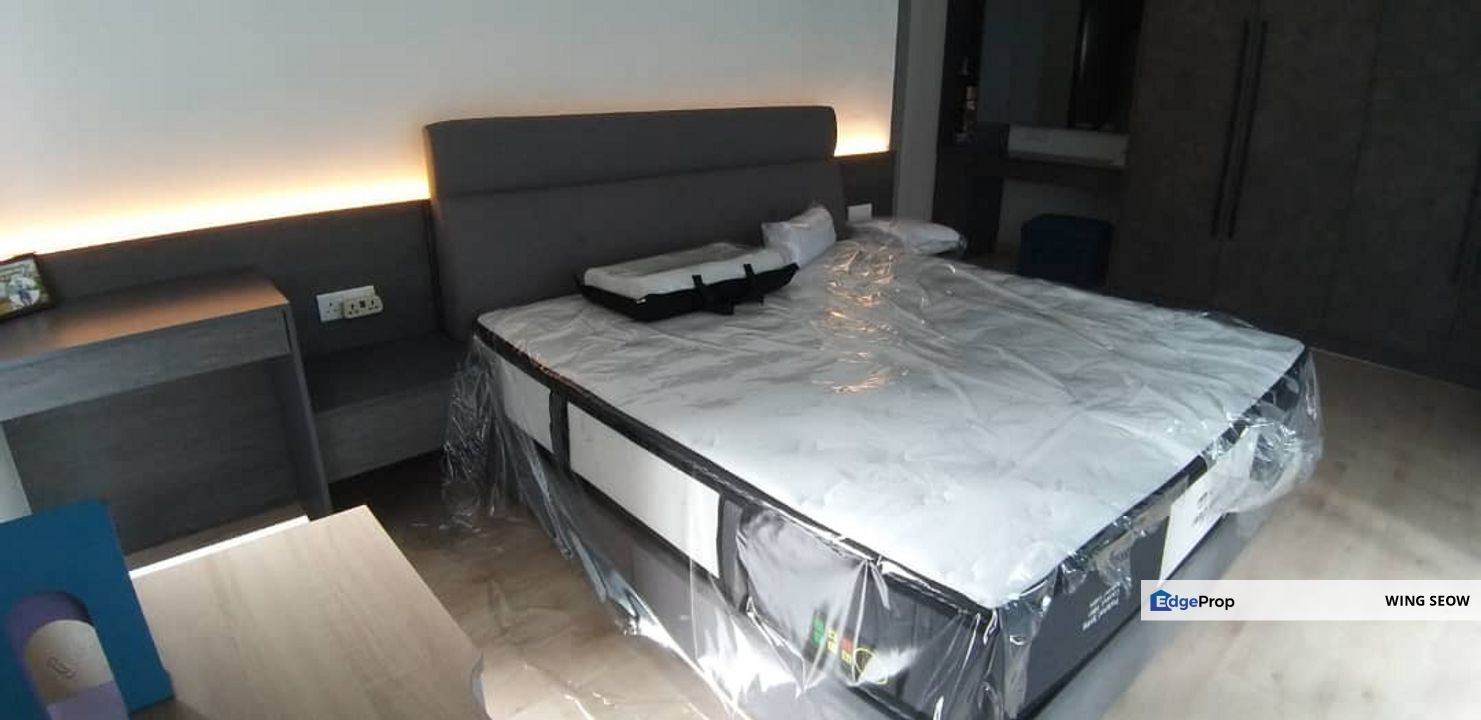 Block E fully furnished low floor 2 carparks Kepong the henge Condo for rent Ready move in Viewing available metropolitan lake, Kuala Lumpur, Kepong