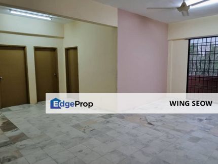 Apartment Sri Pelangi U5 Subang Bestari Shah Alam Level 4 with lift 1 carpark vacant on june green view have balcony, Selangor, Subang