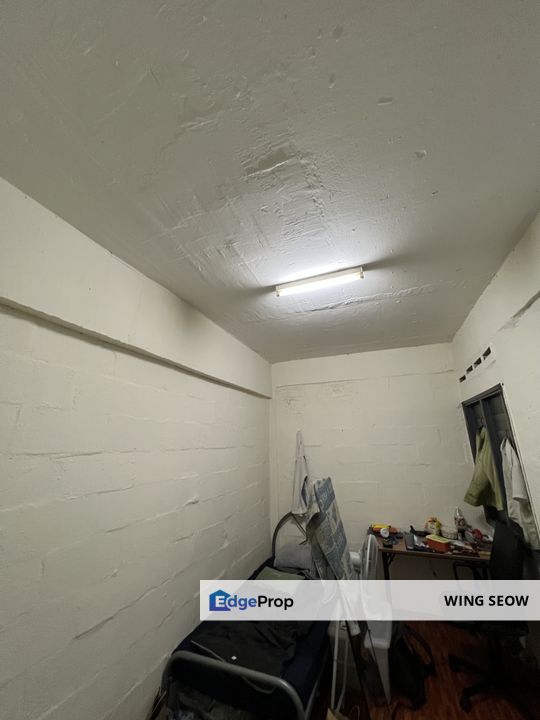 Subang perdana Goodyear court 8 apartment for Sale 195k Anyone can buy Freehold Strata 2nd floor walk up Low deposit Cash back Full loan, Selangor, USJ