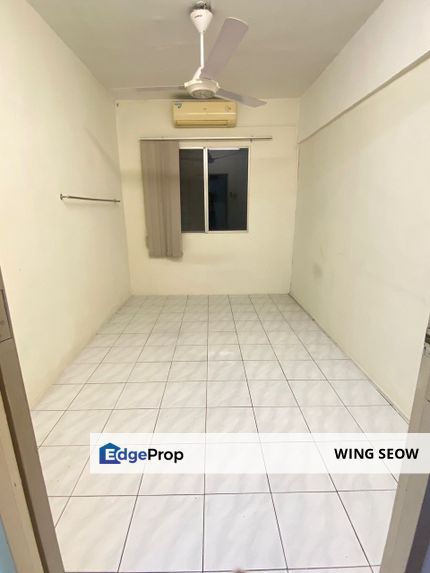 Apartment Lestari Damansara damai Low cost flat for sale With strata title 1st floor Block G limited unit 1k booking cash back full loan low downpayme, Selangor, Damansara Damai