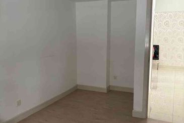 Royalle Condominium @ North Kiara