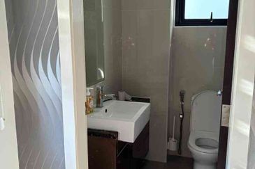 Royalle Condominium @ North Kiara