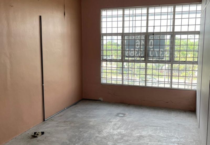 Shop Office for Rent in Bandar Puteri Klang same row with Ambank 