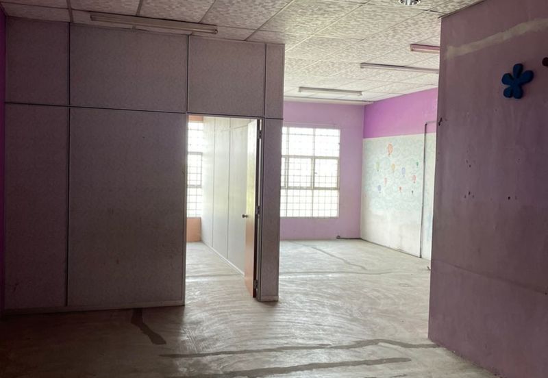 Shop Office for Rent in Bandar Puteri Klang same row with Ambank 