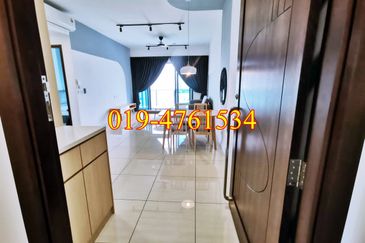 Queens Residences @ Queens Waterfront