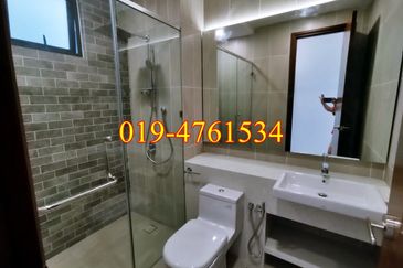 Queens Residences @ Queens Waterfront