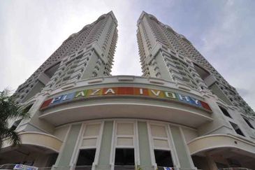 University Place (Plaza Ivory)