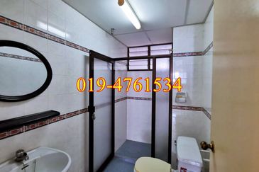 Twin Towers, Ratu Mutiara