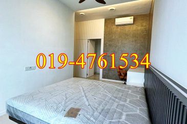 Queens Residences @ Queens Waterfront