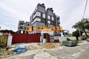 8 Babington Residence