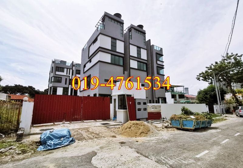 8 Babington Residence