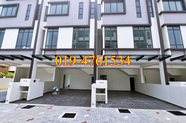 8 Babington Residence