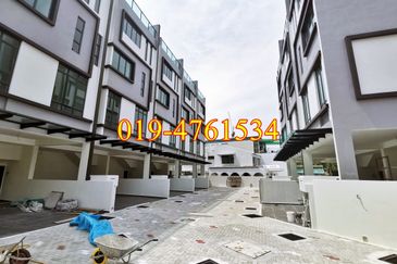 8 Babington Residence