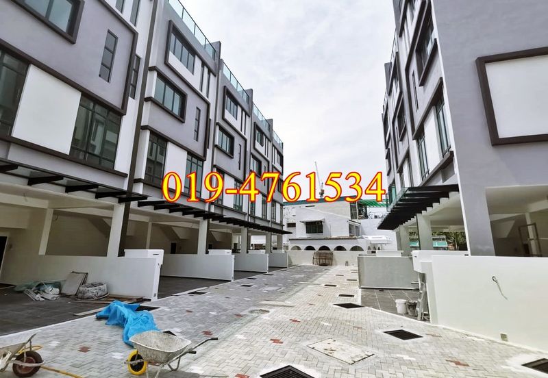 8 Babington Residence