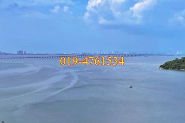 Queens Residences @ Queens Waterfront