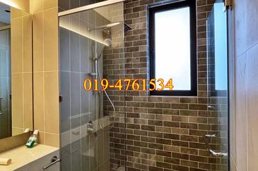 Queens Residences @ Queens Waterfront