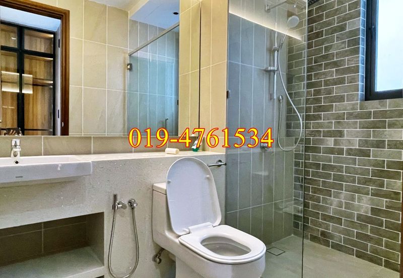 Queens Residences @ Queens Waterfront