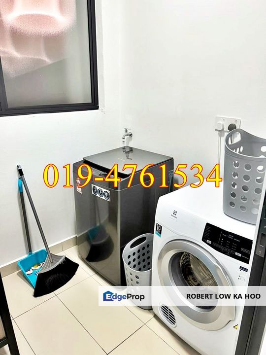 Seaview and Swimming Pool View : QUEENS RESIDENCES in Sungai Nibong ( For Rent ), Penang, Sungai Nibong