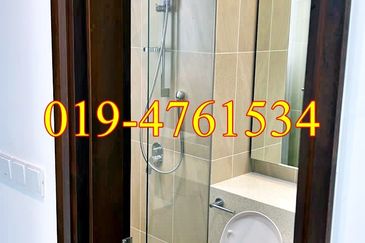 Queens Residences @ Queens Waterfront