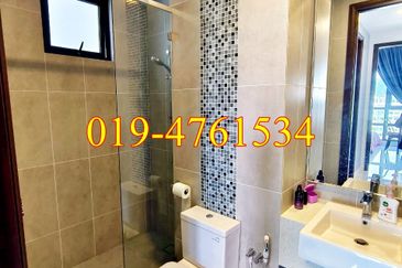 Queens Residences @ Queens Waterfront