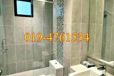 Queens Residences @ Queens Waterfront