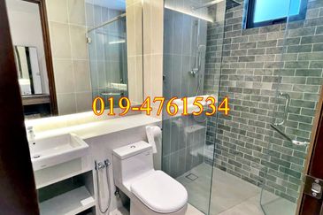 Queens Residences @ Queens Waterfront