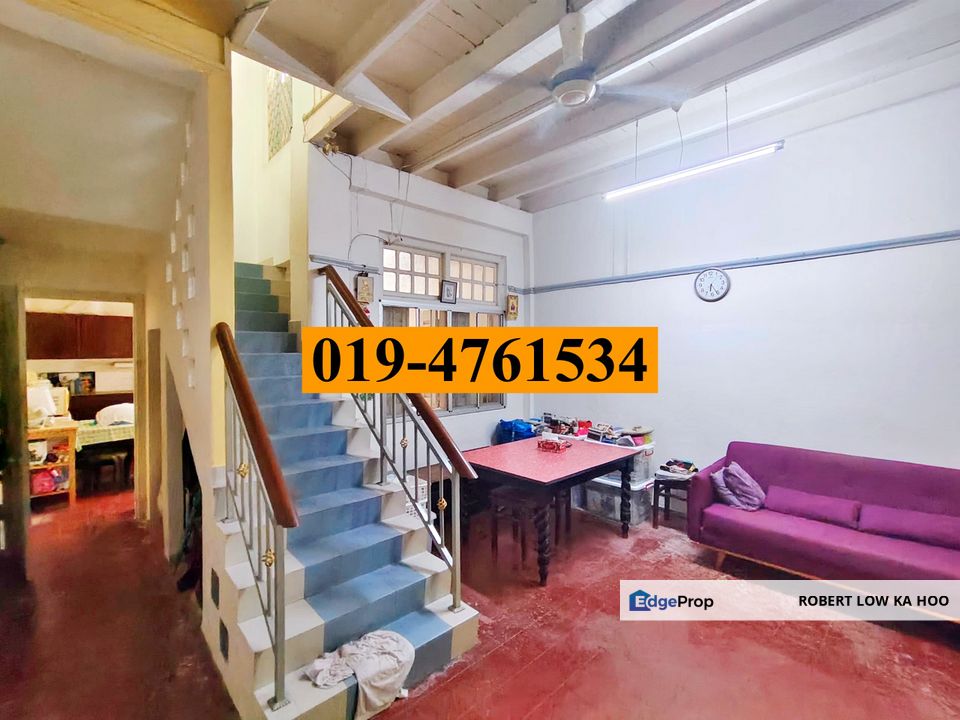 Facing Field : 2 Storey Terrace at MEDAN MAKTAB, College Square ( For Sale ), Penang, Georgetown