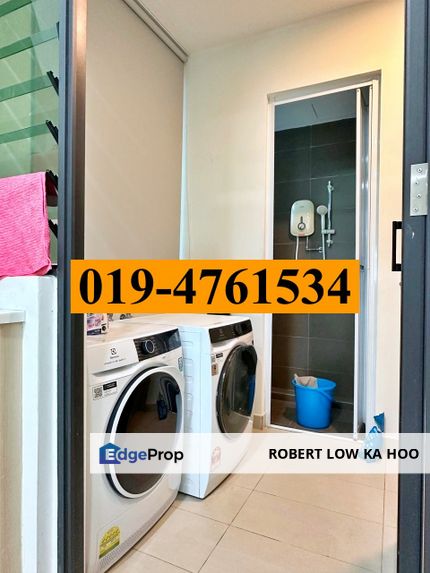Swimming Pool View : THE LIGHT COLLECTION III Condominium in Gelugor ( For Sale ), Penang, Gelugor